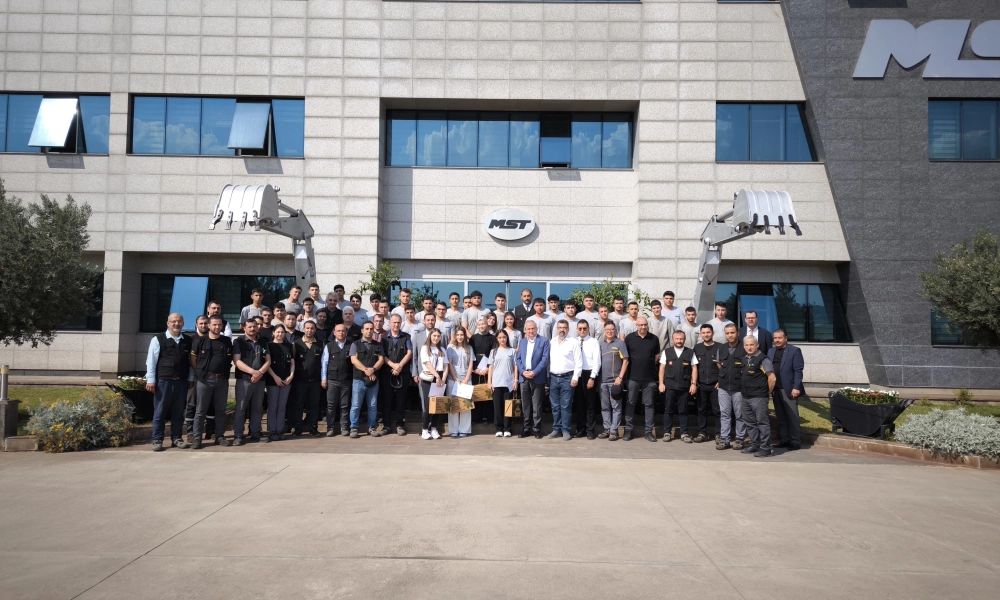 MST AKADEMİ İLK MEZUNLARINI VERDİ: SANAYİYE NİTELİKLİ GENÇ GÜÇ!